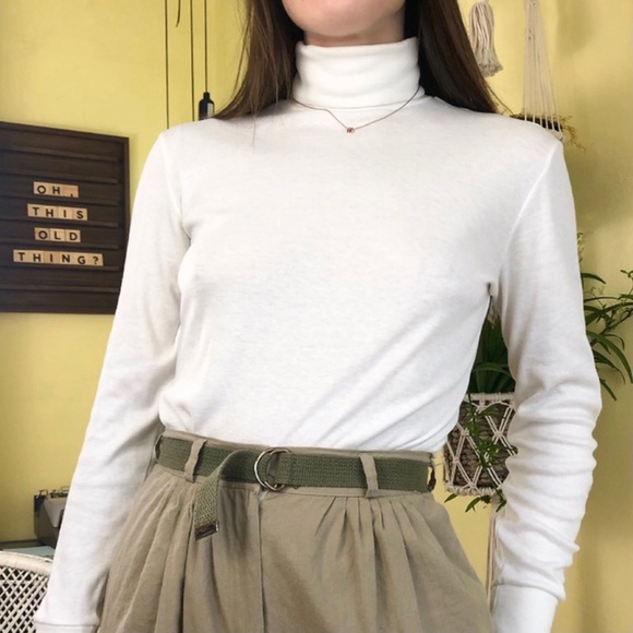 *SOLD* White Turtleneck Top - Picture 4 of 5